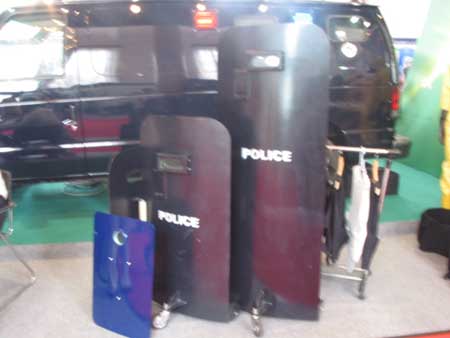 北京警方将购15辆奔驰警车(图1)